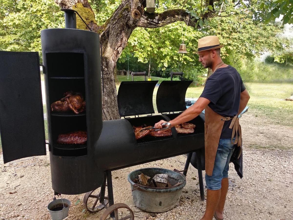 Domaine Ramonjavel, Glamping & Alpaca'S Bed and Breakfast Fongrave Eksteriør billede